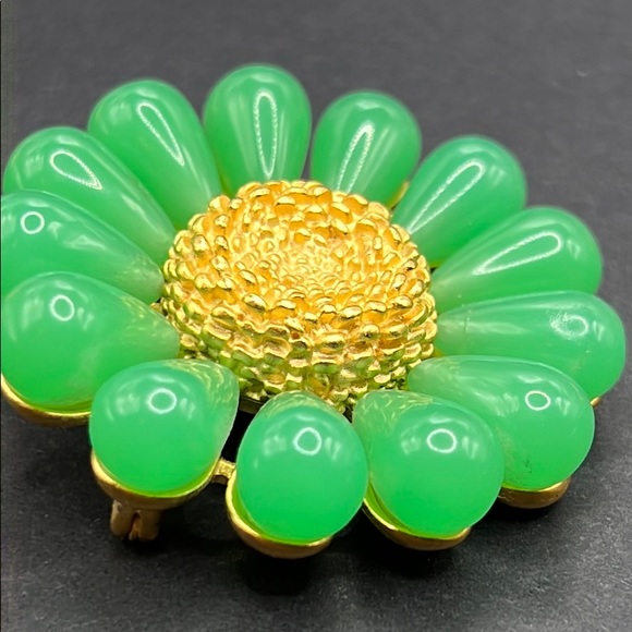 RARE! Vintage Givenchy flower brooch - Picture 2 of 6